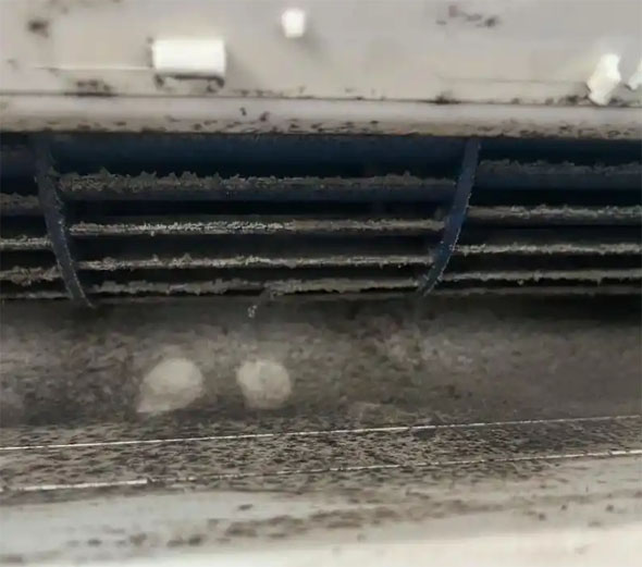 南通空调吹的风有股烧焦味是怎么回事
